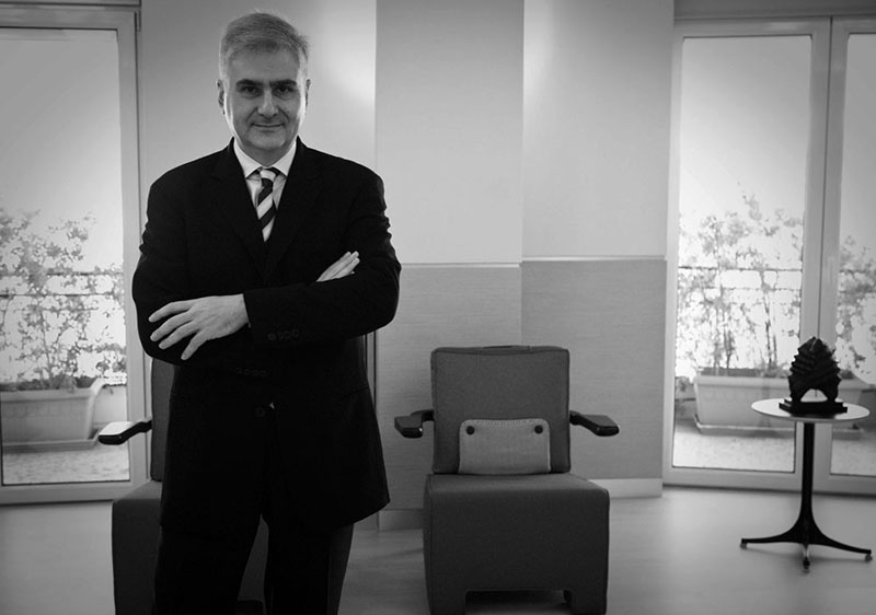 Δρ. Πέτρος Δαμουλής