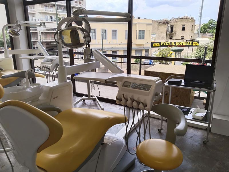 DENTAL CARE NTOMPROUKIDIS DIMITRIOS: Φωτογραφίες & Βίντεο
