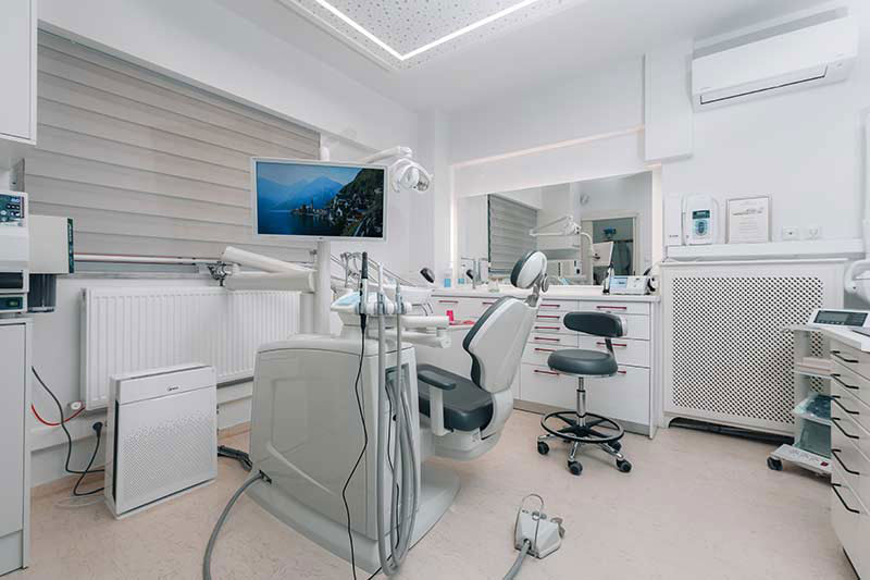 DENTAL CLINIC KARAOULAS - KARAOULAS THEODOROS - KARAOULA MELINA: Φωτογραφίες & Βίντεο