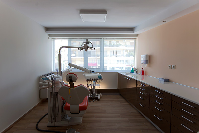 DENTAL FAMILY HEALTH - KAKLAMANIS AGGELOS & SYNERGATES: Φωτογραφίες & Βίντεο