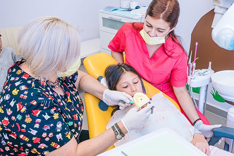DENTAL HEALTH EE: Φωτογραφίες & Βίντεο