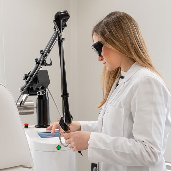 DERMATOLOGIA - ARIA STRAVODIMOU MD, MSC, PHD: Φωτογραφίες & Βίντεο