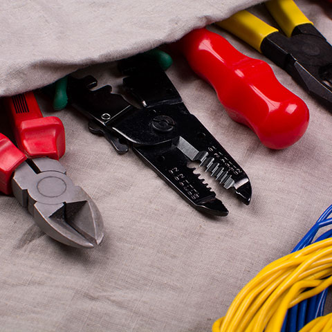ELECTRICIAN EXPERT - ΞΕΝΟΣ: Φωτογραφίες & Βίντεο