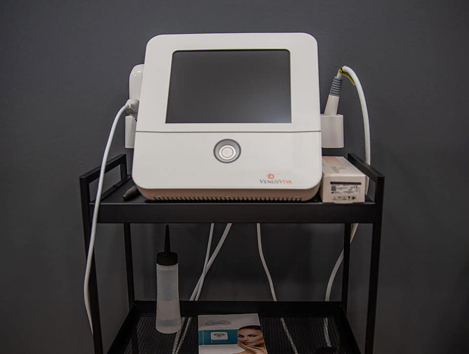 ELEGANCE LASER CLINIC: Φωτογραφίες & Βίντεο