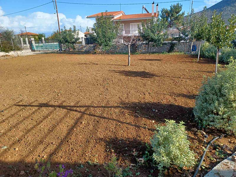 Προετοιμασία για τοποθέτηση χλοοτάπητα