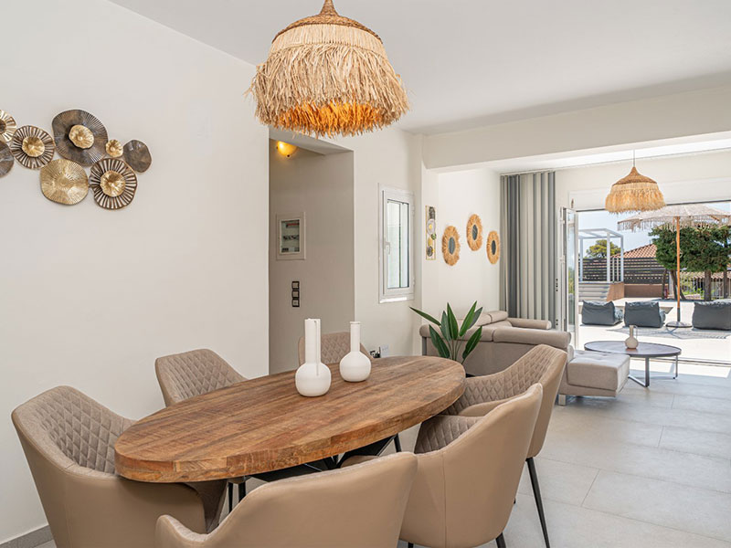 E-MESITIS REAL ESTATE: Φωτογραφίες & Βίντεο