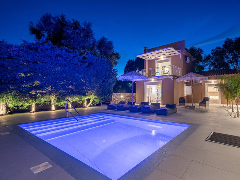 E-MESITIS REAL ESTATE: Φωτογραφίες & Βίντεο