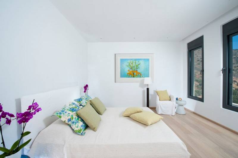 EPROPERTIES - ΘΕΟΧΑΡΑΚΗΣ: Φωτογραφίες & Βίντεο