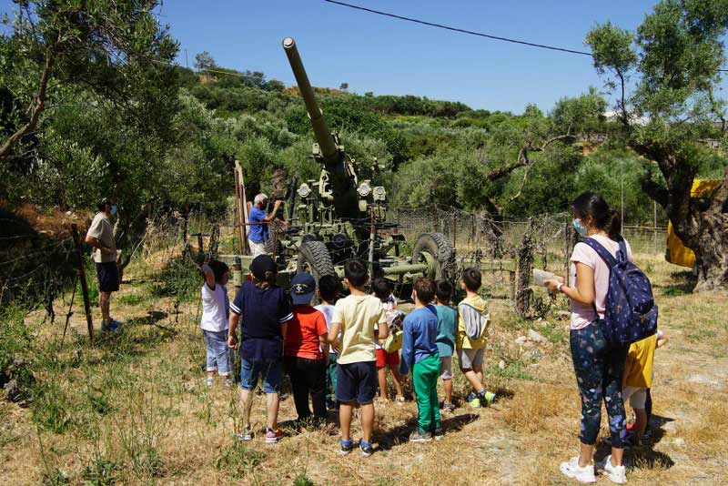 FOLIA TOU PAIDIOU: Φωτογραφίες & Βίντεο