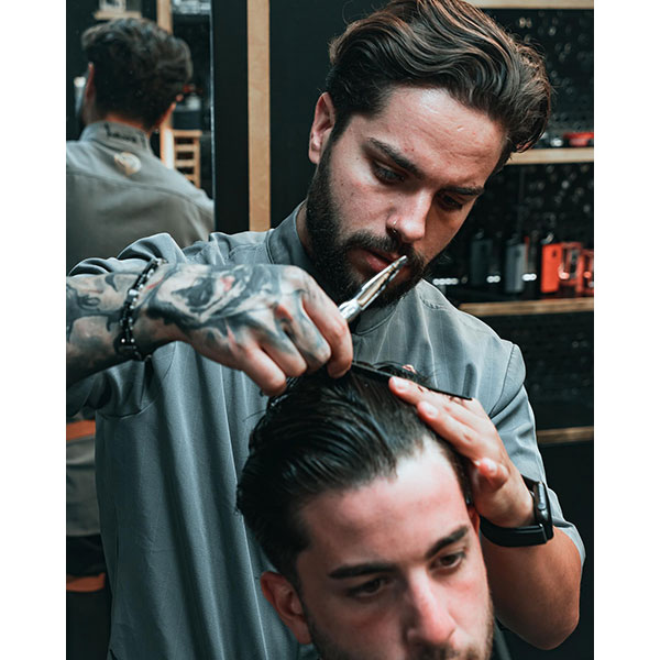 FOUAT Barbershop: Φωτογραφίες & Βίντεο
