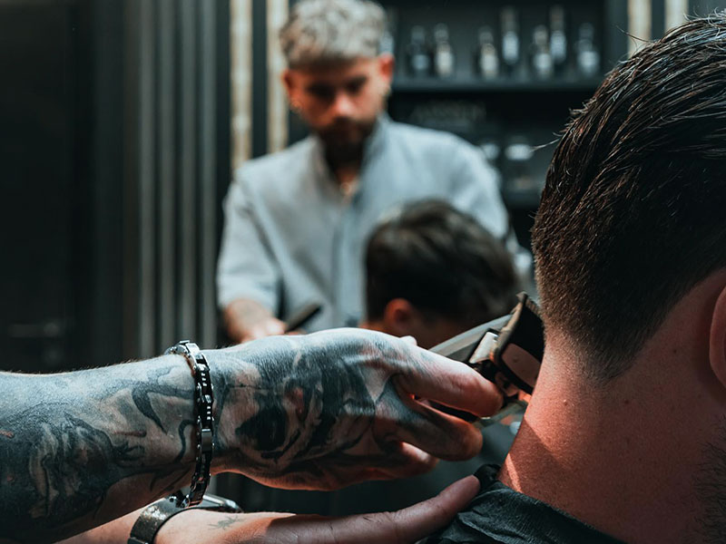 FOUAT Barbershop: Φωτογραφίες & Βίντεο