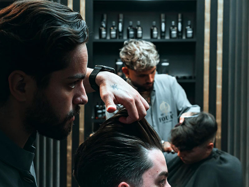 FOUAT Barbershop: Φωτογραφίες & Βίντεο