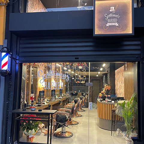 GENTLEMEN'S BARBER: Φωτογραφίες & Βίντεο