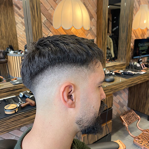 GENTLEMEN'S BARBER: Φωτογραφίες & Βίντεο