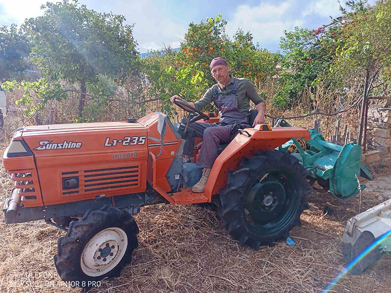 GKARTSOS THANASIS: Φωτογραφίες & Βίντεο