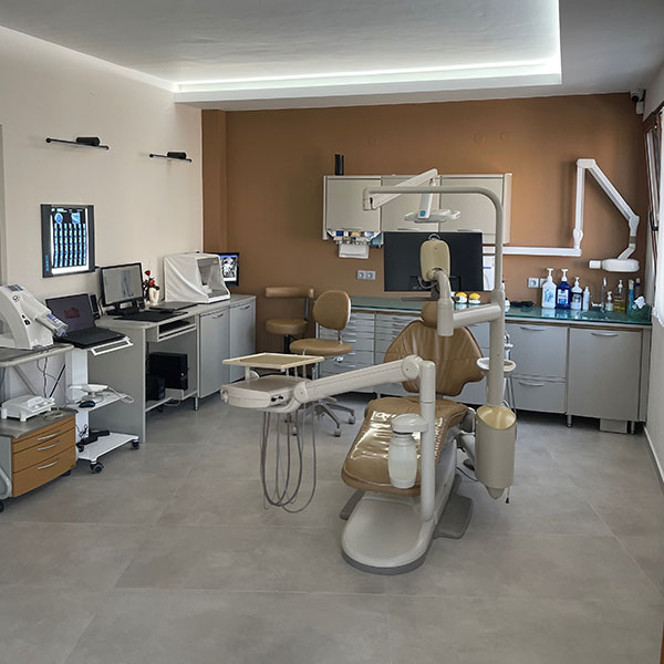 GK DENTAL & IMPLANT CLINIC: Φωτογραφίες & Βίντεο