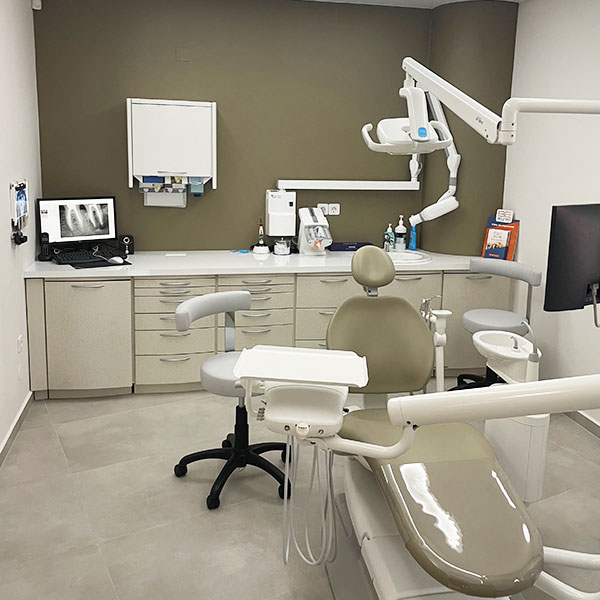 GK DENTAL & IMPLANT CLINIC: Φωτογραφίες & Βίντεο
