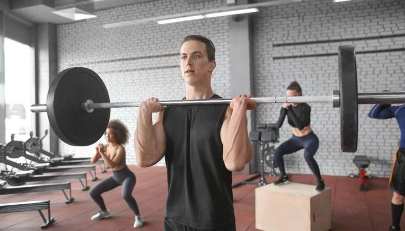 GOLD GYM: Φωτογραφίες & Βίντεο