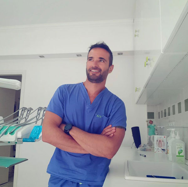 GOUDIS DENTAL CLINIC - GOUDIS GEORGIOS DDS: Φωτογραφίες & Βίντεο