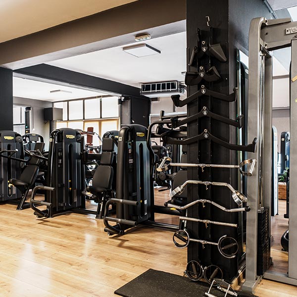 GYM TONIK: Φωτογραφίες & Βίντεο