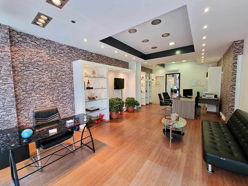 G & J REAL ESTATE: Φωτογραφίες & Βίντεο