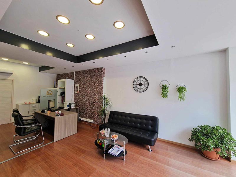 G & J REAL ESTATE: Φωτογραφίες & Βίντεο