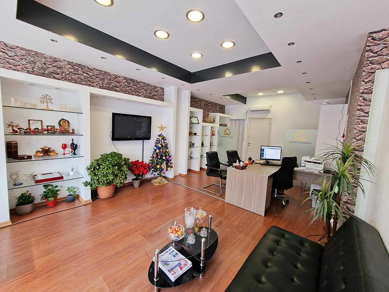G & J REAL ESTATE: Φωτογραφίες & Βίντεο