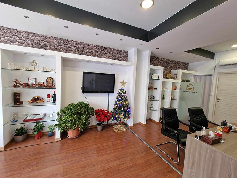 G & J REAL ESTATE: Φωτογραφίες & Βίντεο