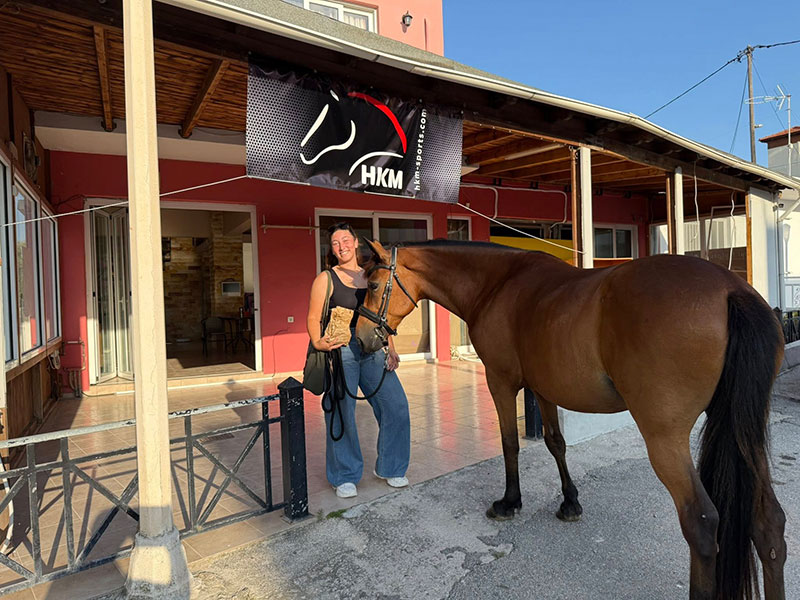 HAPPY HORSE: Φωτογραφίες & Βίντεο