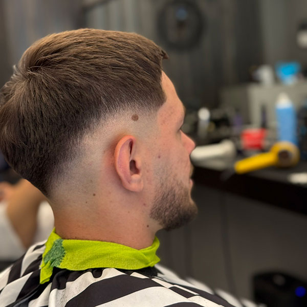 ICONS BARBERSHOP: Φωτογραφίες & Βίντεο
