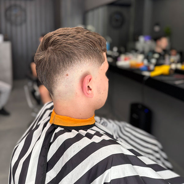 ICONS BARBERSHOP: Φωτογραφίες & Βίντεο