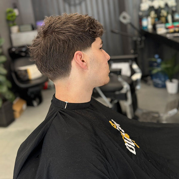 ICONS BARBERSHOP: Φωτογραφίες & Βίντεο