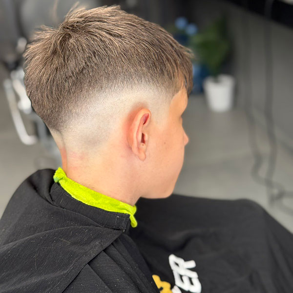 ICONS BARBERSHOP: Φωτογραφίες & Βίντεο