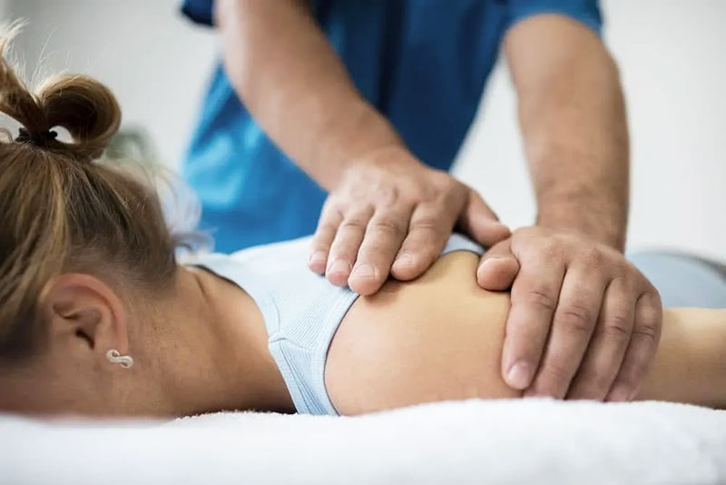 IDIOTIKO POLYIATREIO LOUTRAKIOU - ORTHOPAEDIC AND REHAB CENTER: Φωτογραφίες & Βίντεο