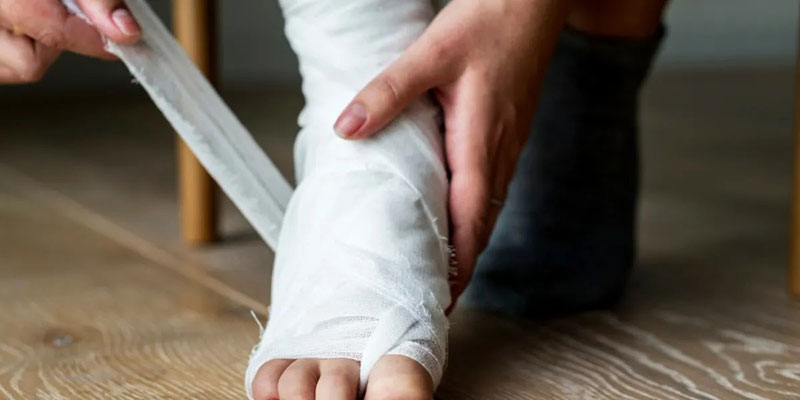 IDIOTIKO POLYIATREIO LOUTRAKIOU - ORTHOPAEDIC AND REHAB CENTER: Φωτογραφίες & Βίντεο