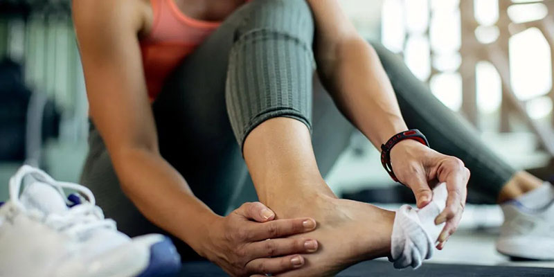 IDIOTIKO POLYIATREIO LOUTRAKIOU - ORTHOPAEDIC AND REHAB CENTER: Φωτογραφίες & Βίντεο