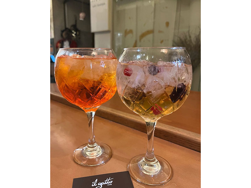 IL GATTO CAFE BAR: Φωτογραφίες & Βίντεο