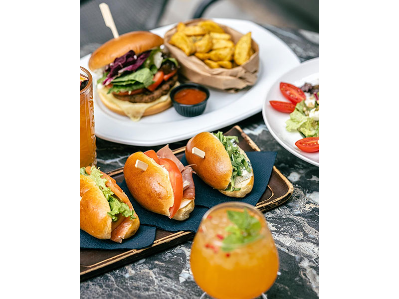 IL GATTO CAFE BAR: Φωτογραφίες & Βίντεο