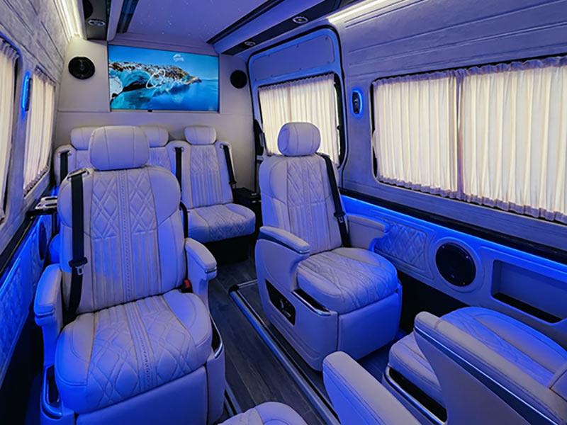Luxury 12-seater minibus limo