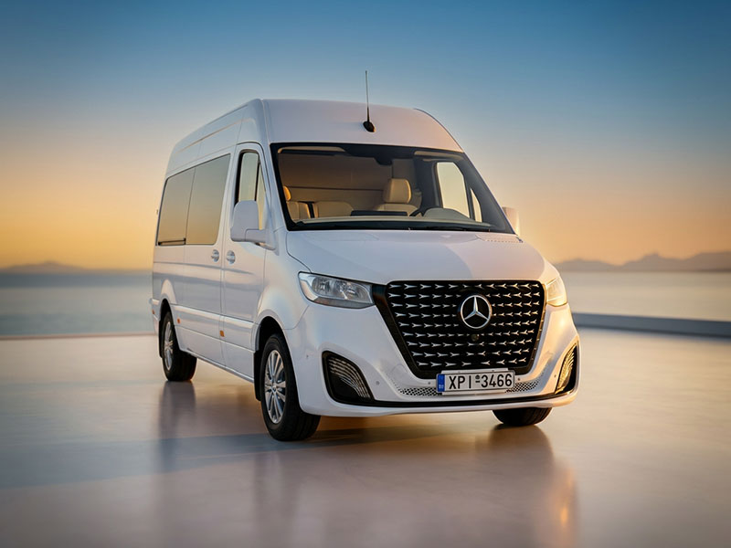 Ultra luxurious 12-seater minivan