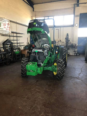 JOHN DEERE - ΚΑΡΑΓΚΙΟΖΙΔΗΣ ΠΑΝΑΓΙΩΤΗΣ: Φωτογραφίες & Βίντεο