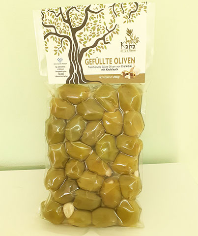 Olives pitted with garlic