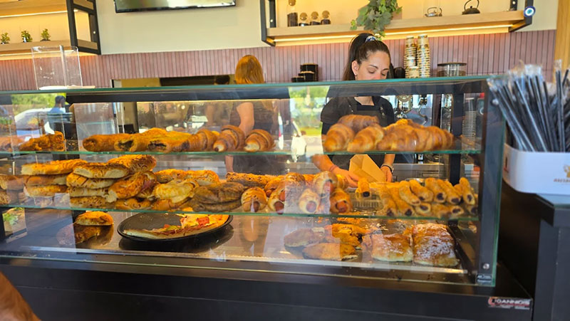 KAPOS CAFE - BAKERY - PASTRY: Φωτογραφίες & Βίντεο