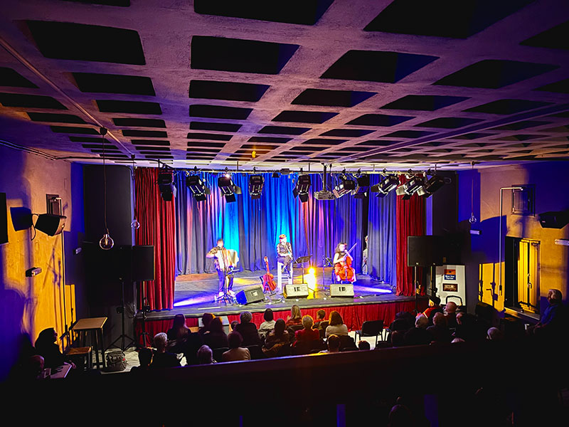 KAPOUTSOS SOUND & LIGHTS SERVICES: Φωτογραφίες & Βίντεο