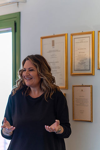 KARAKASIDI MAIRI: Φωτογραφίες & Βίντεο