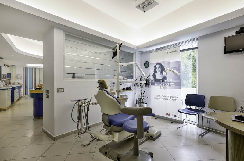 ΚΑΘΟΠΟΥΛΗΣ ΗΛΙΑΣ DDS, MDSc ORTHOCENTER: Φωτογραφίες & Βίντεο