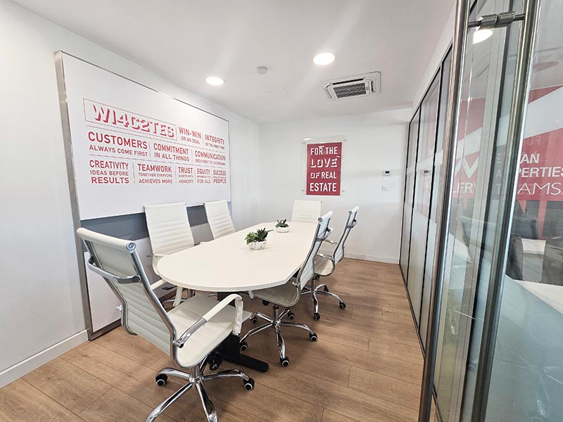 KELLER WILLIAMS CRETAN PROPERTIES: Φωτογραφίες & Βίντεο