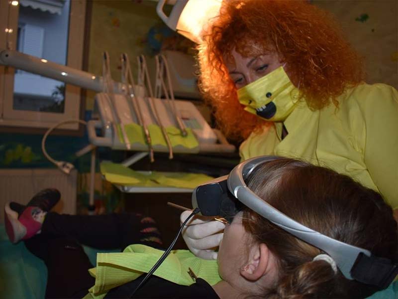 KIDS & FAMILY DENTAL - ΣΥΡΚΟΥ ΑΝΑΣΤΑΣΙΑ: Φωτογραφίες & Βίντεο