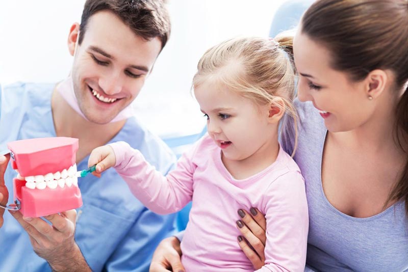 KIDS & FAMILY DENTAL - ΣΥΡΚΟΥ ΑΝΑΣΤΑΣΙΑ: Φωτογραφίες & Βίντεο