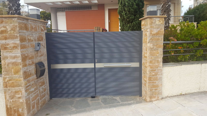 KIRIAZIS DOORS: Φωτογραφίες & Βίντεο